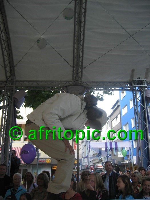 ../Images/Krefeld-Strssenmodenschau-2005 155.jpg